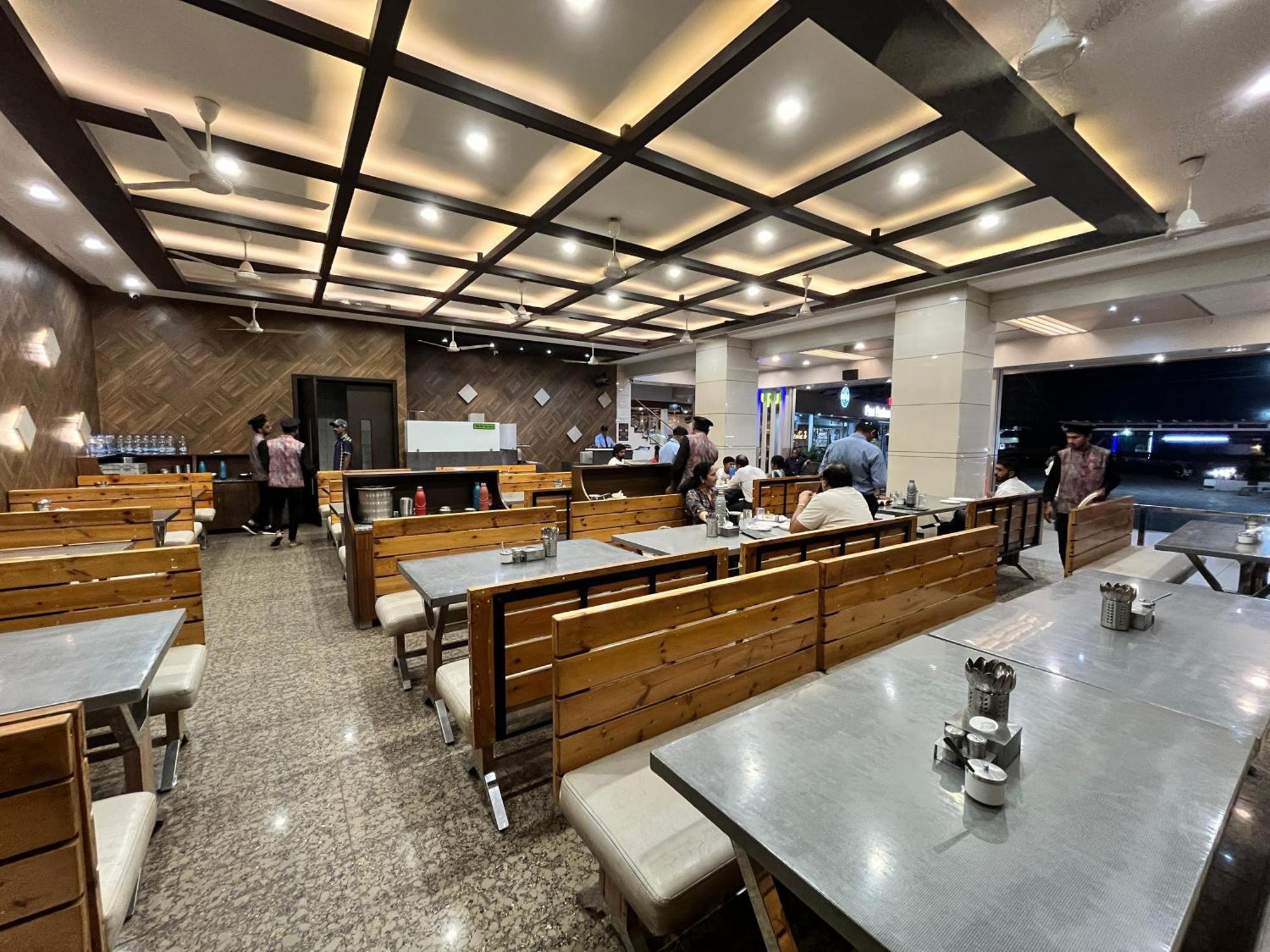Hotel Grand Darshan ヴァドーダラー エクステリア 写真