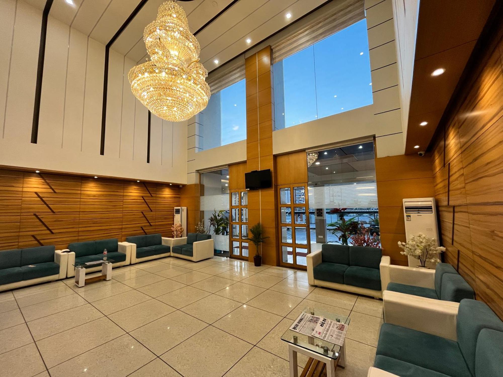 Hotel Grand Darshan ヴァドーダラー エクステリア 写真