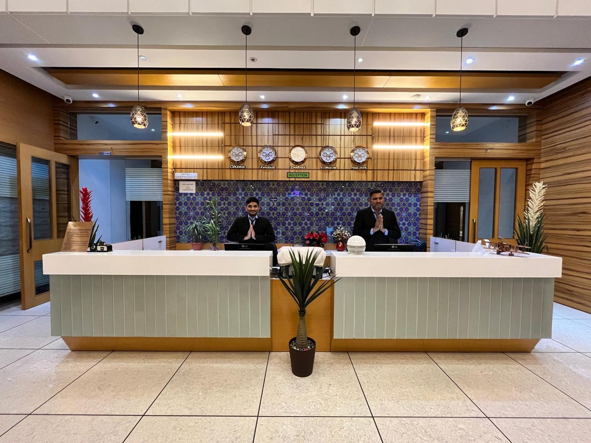 Hotel Grand Darshan ヴァドーダラー エクステリア 写真