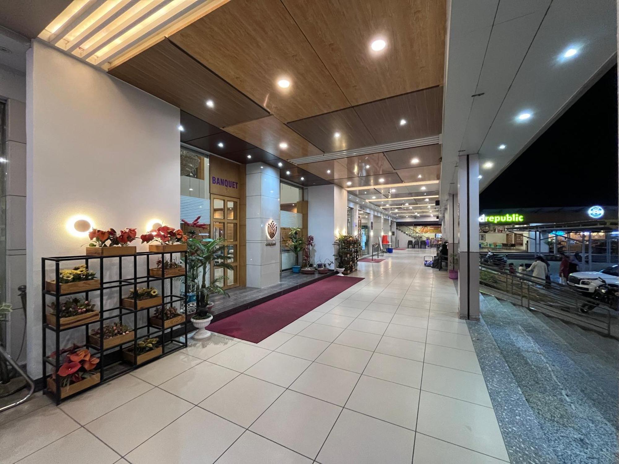 Hotel Grand Darshan ヴァドーダラー エクステリア 写真