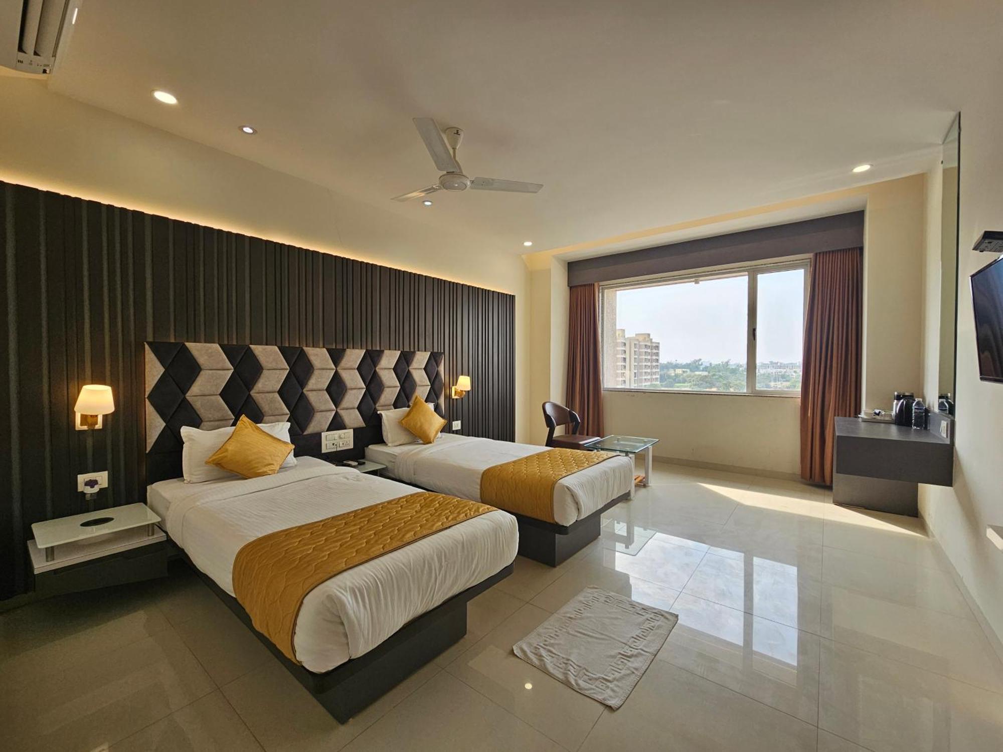 Hotel Grand Darshan ヴァドーダラー エクステリア 写真