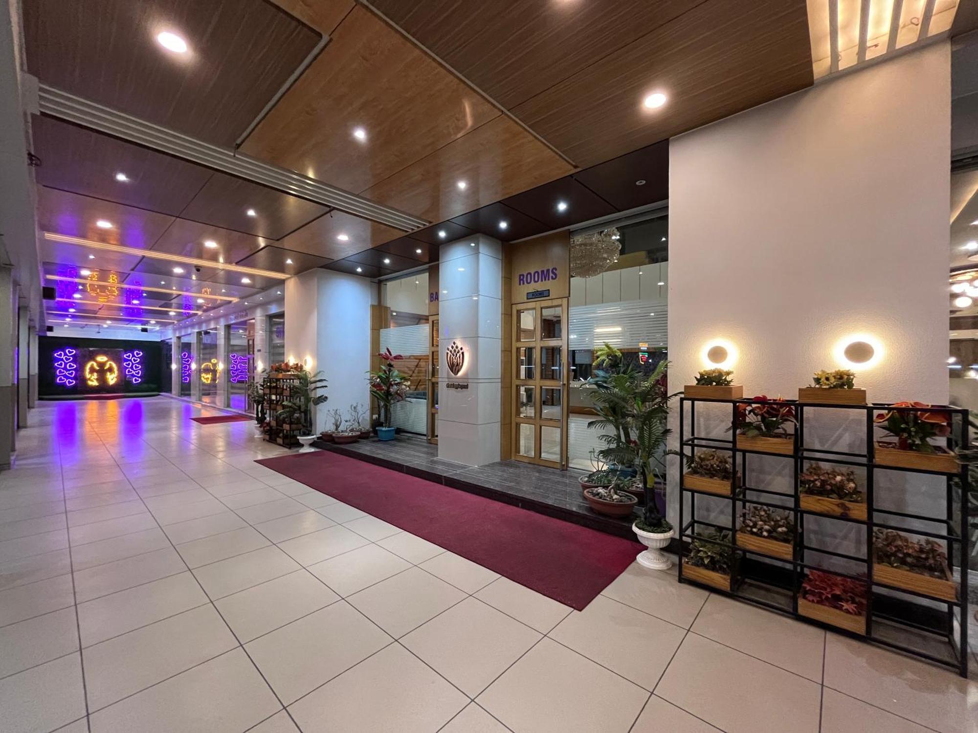 Hotel Grand Darshan ヴァドーダラー エクステリア 写真