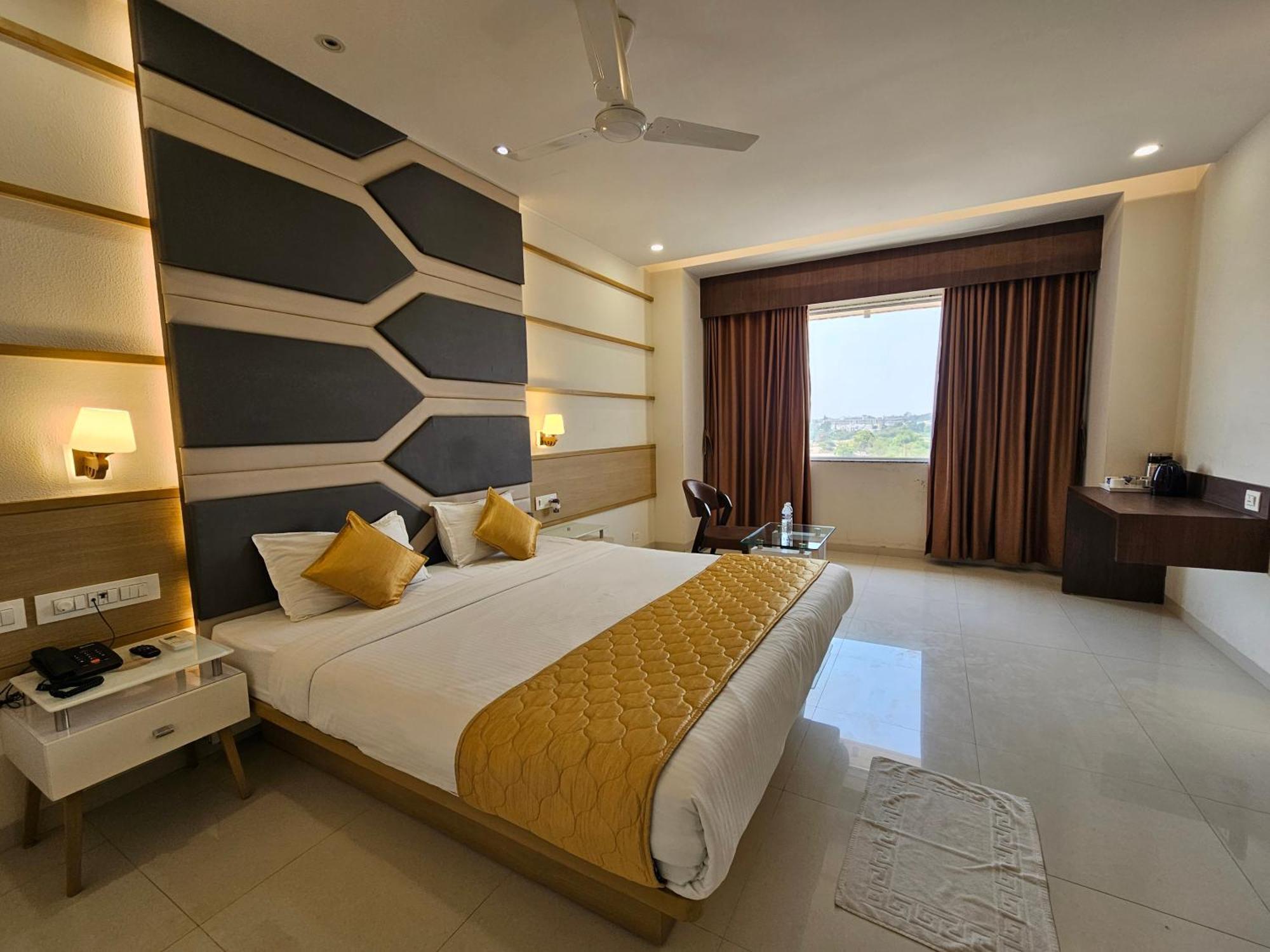 Hotel Grand Darshan ヴァドーダラー エクステリア 写真