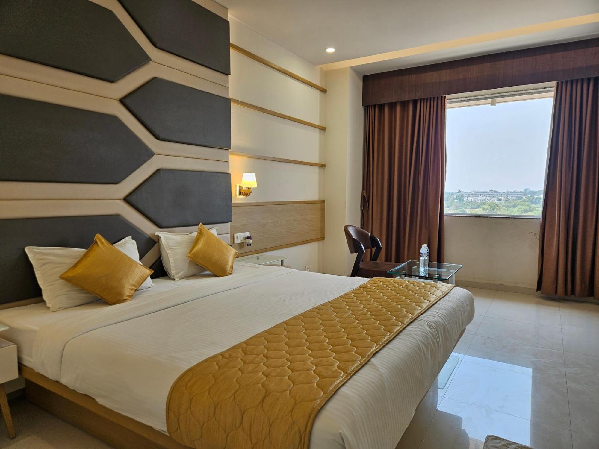 Hotel Grand Darshan ヴァドーダラー エクステリア 写真