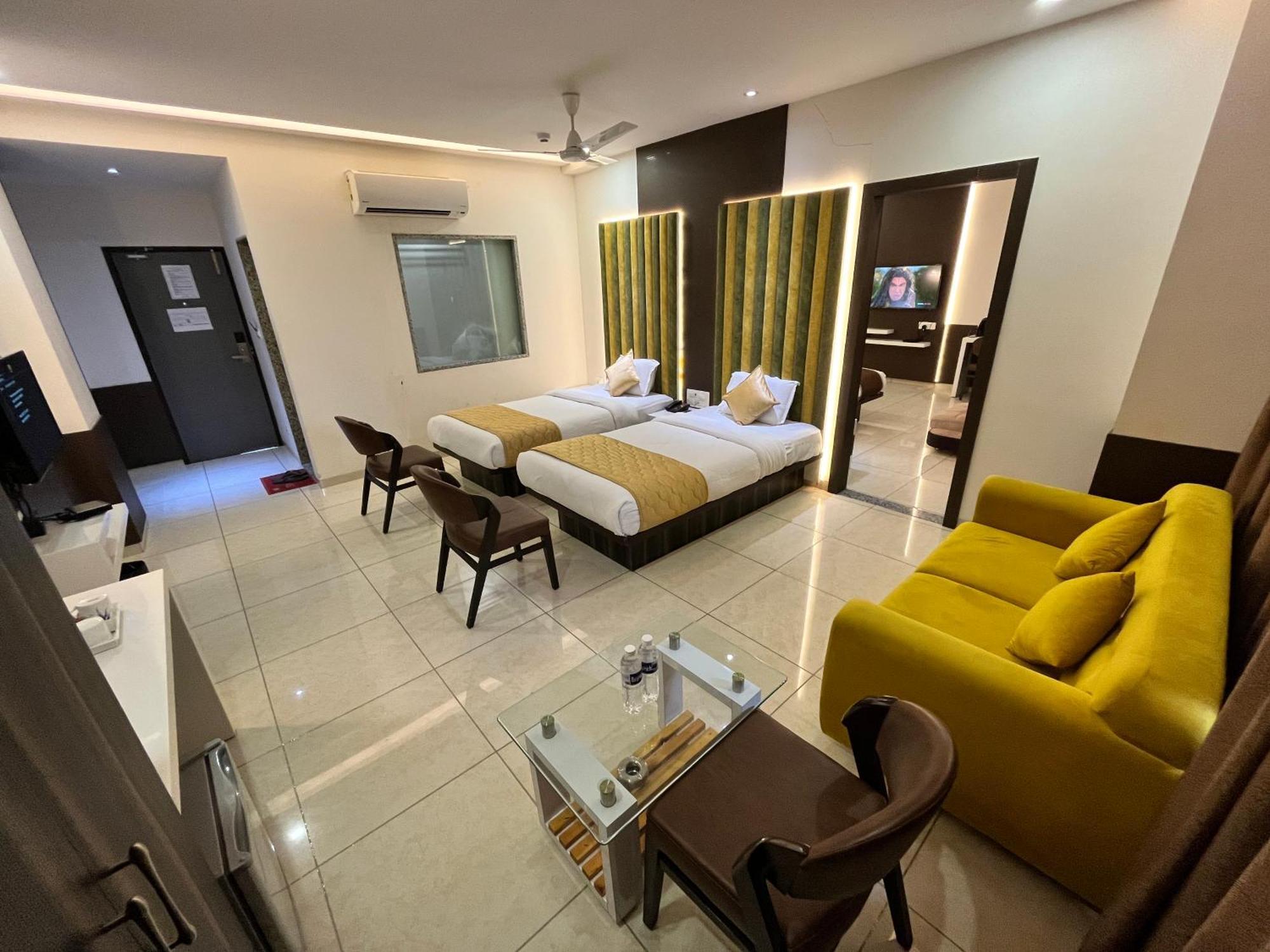 Hotel Grand Darshan ヴァドーダラー エクステリア 写真