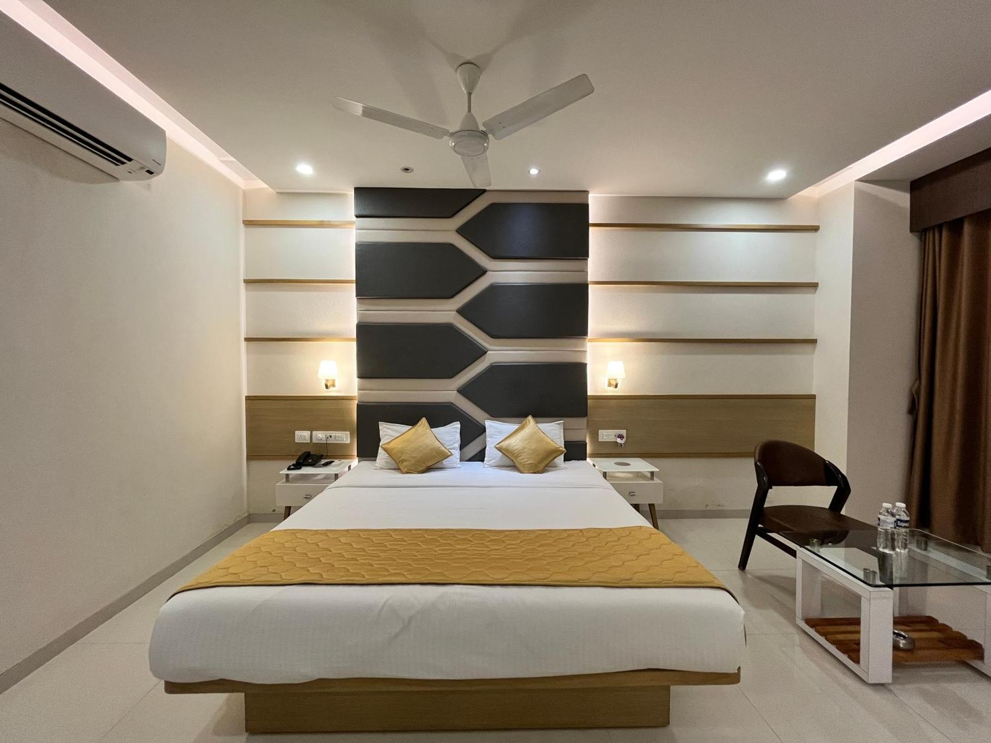 Hotel Grand Darshan ヴァドーダラー エクステリア 写真