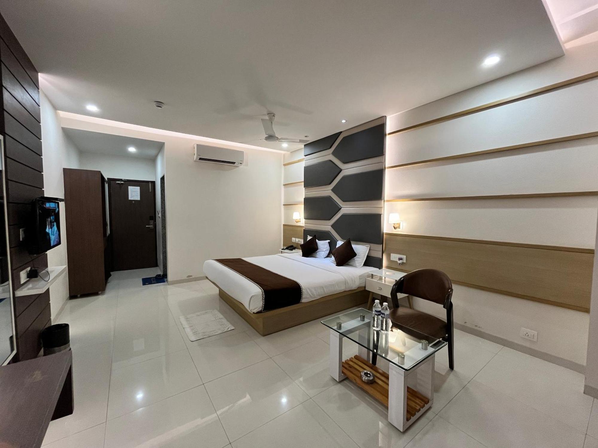Hotel Grand Darshan ヴァドーダラー エクステリア 写真