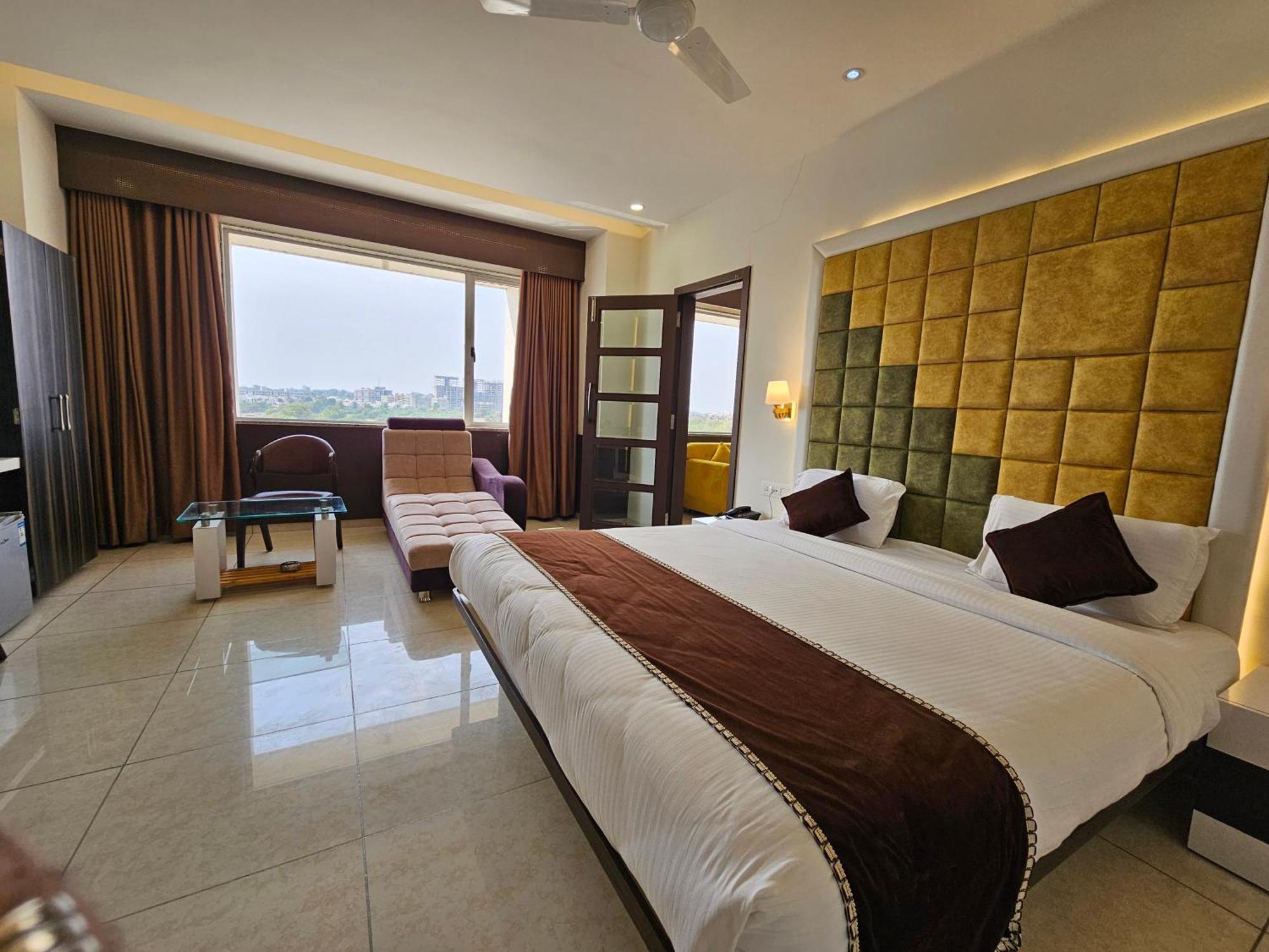 Hotel Grand Darshan ヴァドーダラー エクステリア 写真
