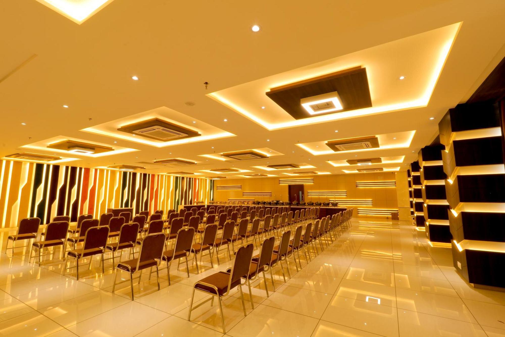 Hotel Grand Darshan ヴァドーダラー エクステリア 写真